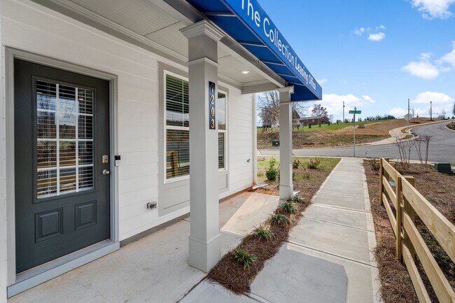 Photo - BRAND NEW 3 Bed 2.5 bathroom townhomes in ...