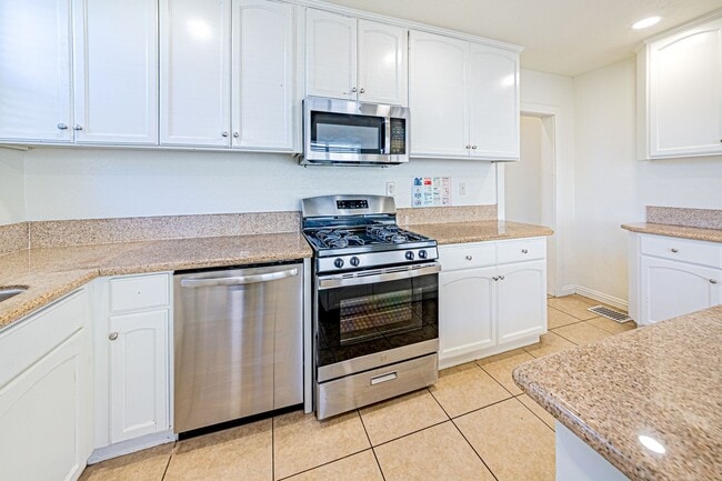 Photo - 2943 Walton Ave