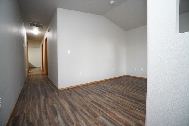 Photo - 79 E 2nd St N