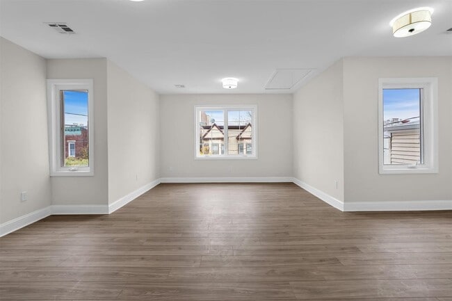 Photo - 414 6th St Unidad 2