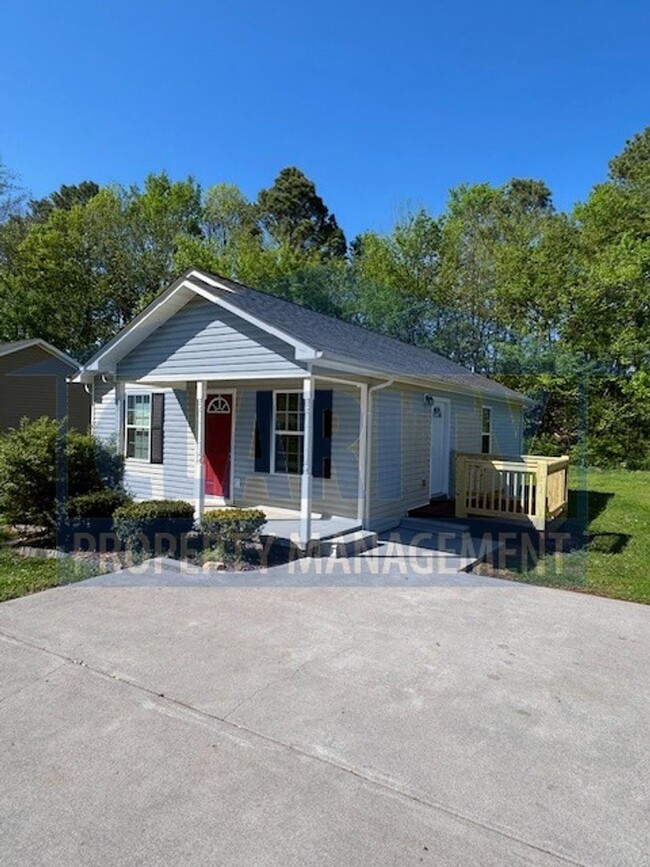 Adorable 2 bedroom home! - Adorable 2 bedroom home!