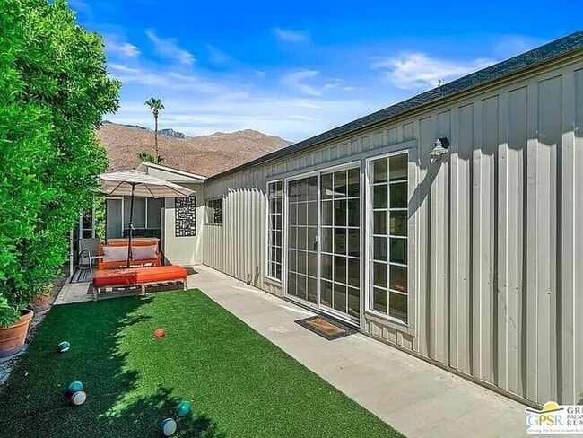 313 Kona Ln