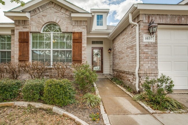 Photo - Upgraded 3 bedroom in Master Planned Community of Travis Ranch!!