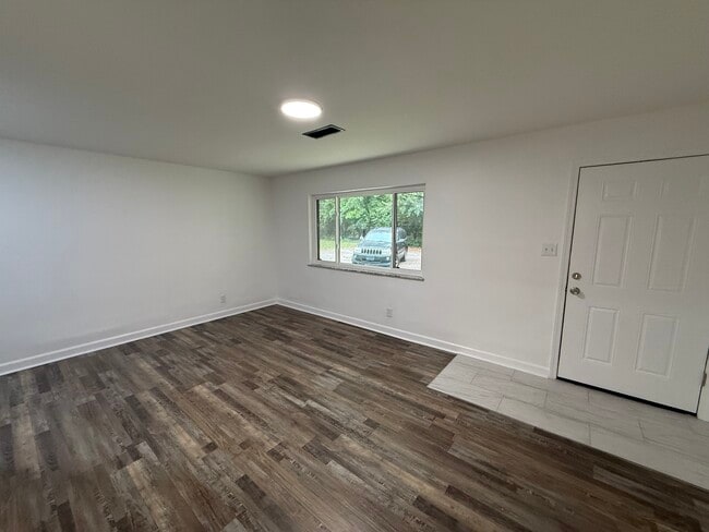 Photo - Kirkup Ave Unit 2