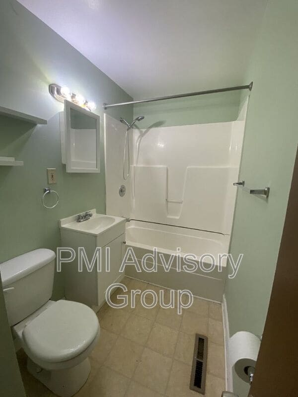 Photo - 641 SE 35th St