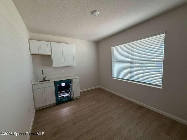 Photo - 1434 Garabaldi Cir SE