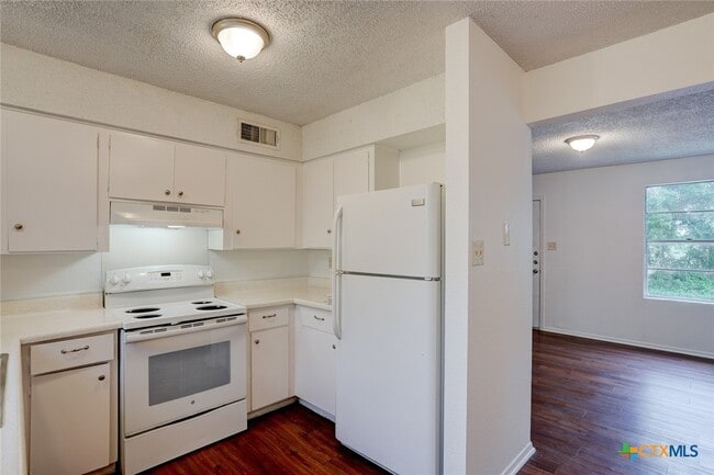 Photo - 748 Old Martindale Rd