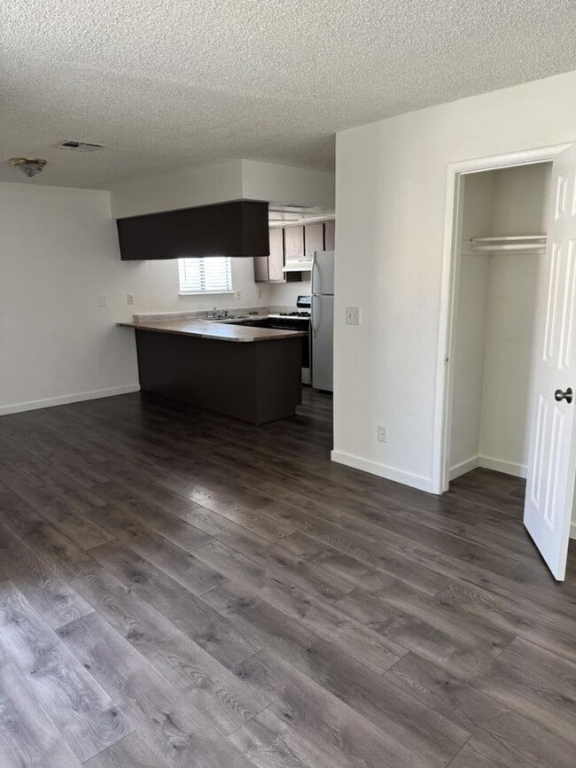 Photo - 2377 Exeter Dr Unidad 3
