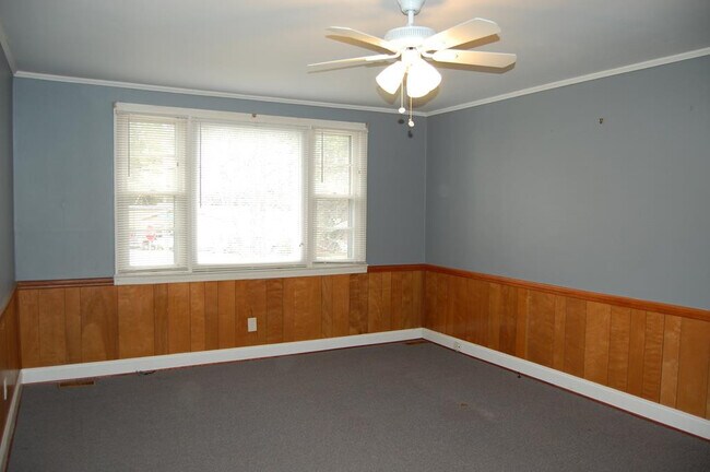 Photo - 122 Westdale Ave