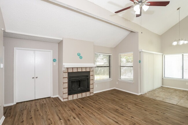 Photo - 6306 Pilgrim Ln