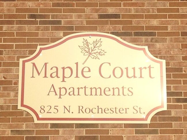 Photo - 825 N Rochester St Unidad Maple Court