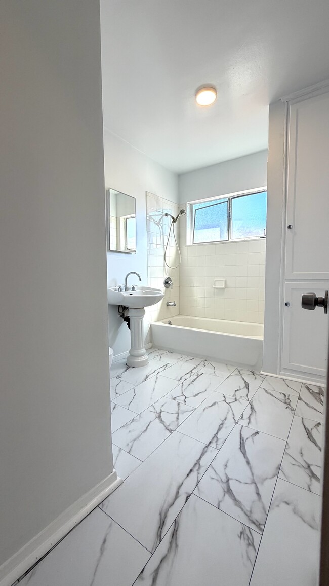 Photo - 5937 Gregory Ave Unidad 5826-4