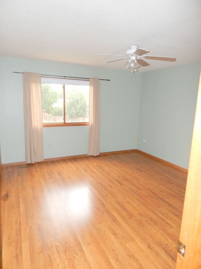 Photo - 718 Justice Dr