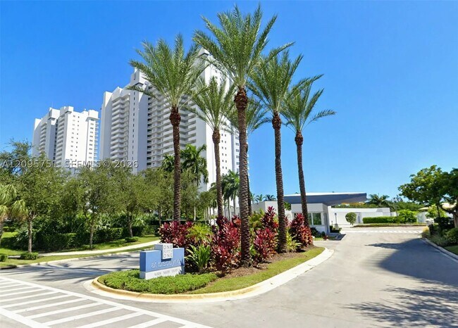 Building Photo - 15051 Royal Oaks Ln Unit 1704