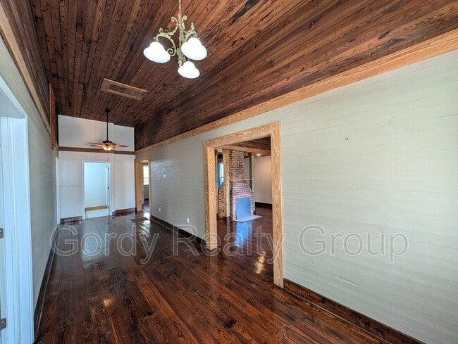 Photo - 5443 10th St