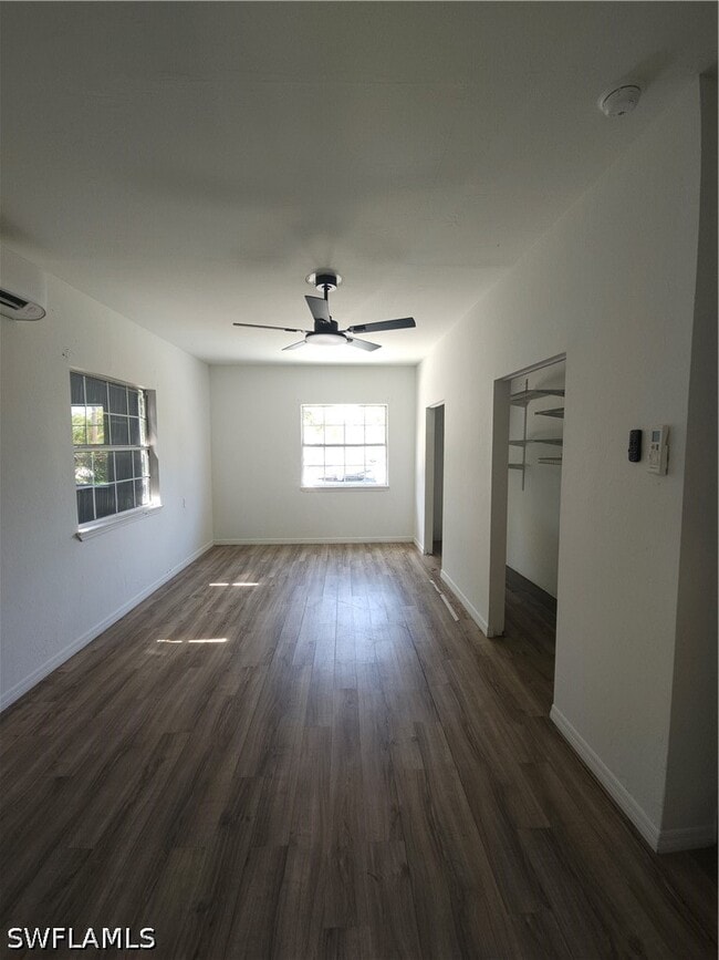 Photo - 3378 Apache St
