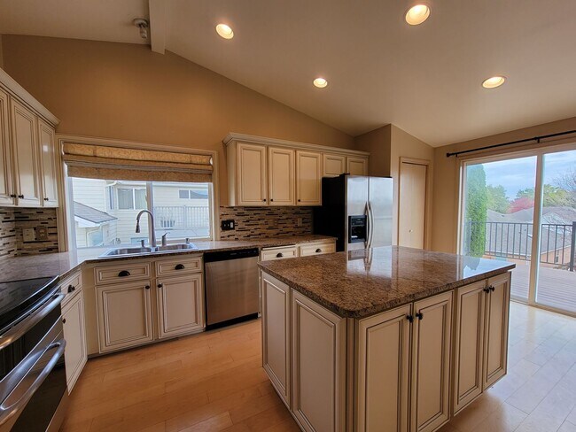 Photo - Horn Rapids Home with Bonus Room, Deck, an...