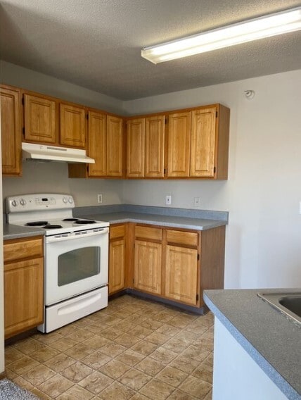 Valley Railroad Apartments