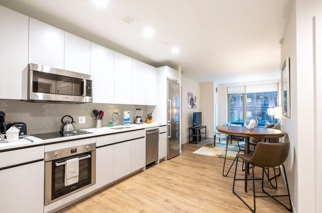 Photo - 131 Seaport Blvd Unidad SI FL7-ID1050361P