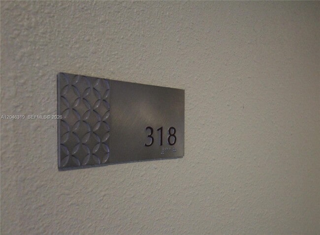 10275 Collins Ave Unit 318