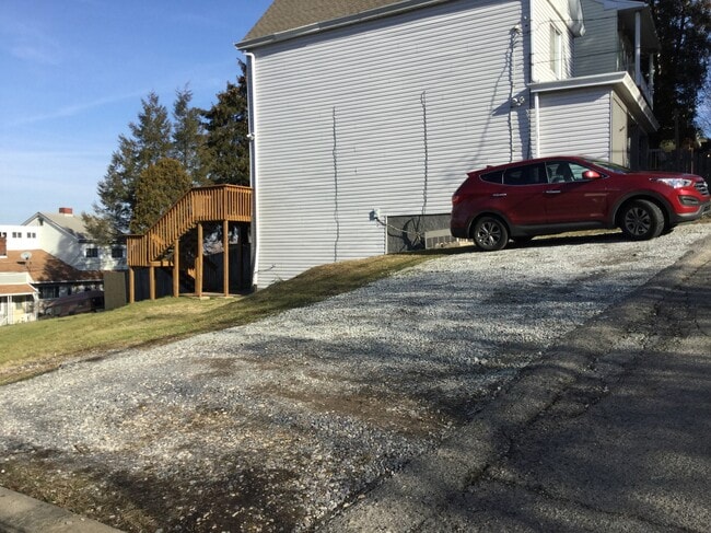 Photo - 2309 Wellington St