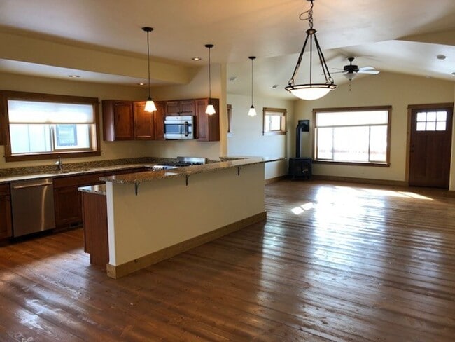 Comfortable Living in the Heart of Valley ... - Comfortable Living in the Heart of Valley ... Casa