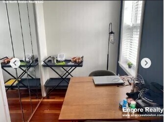 Photo - 167 W 2nd St Unidad 2