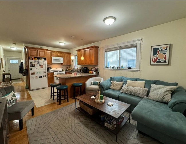 Building Photo - 29 Belknap St Unit 1