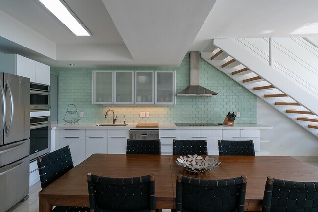 Bay View- Custom Kitchen - 2000 Bay Dr Unit 404