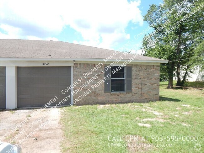 Building Photo - Charming 2 Bedroom Duplex w/Garage! Rental