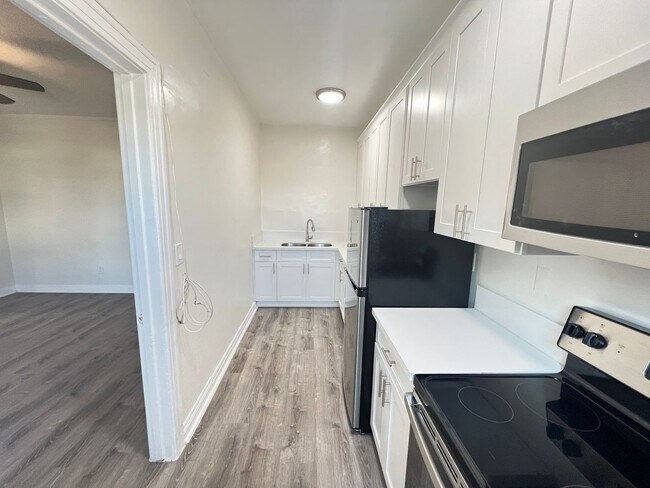 Photo - Flint 301 S Kenmore LLC