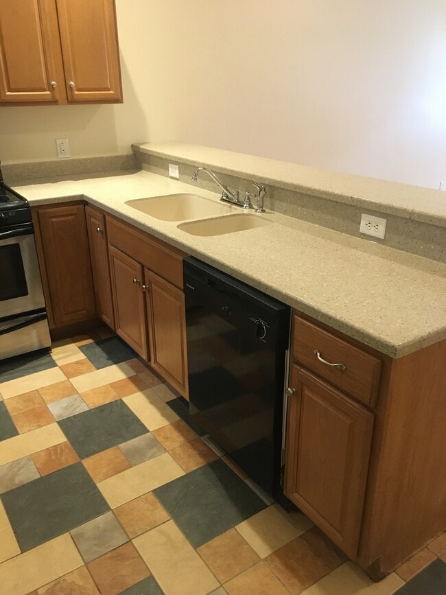 Photo - 1261 W Cary St