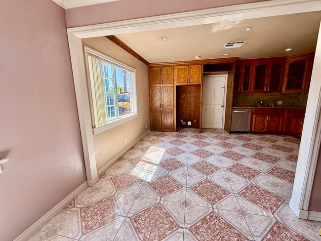 11322 Covello St Unit Front unit