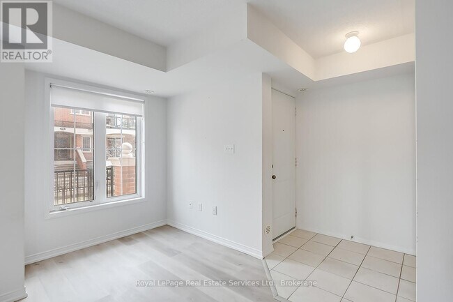 Photo - 2480 Post Rd Unité 33