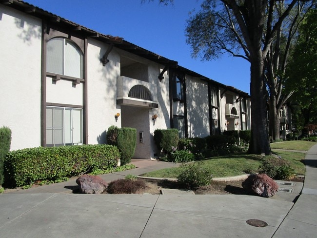 Photo - Mission Villa Apartments