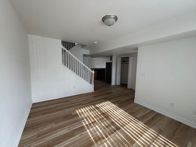 Photo - 4 Bedroom 3.5 Bath Townhouse Near Dell Ran...