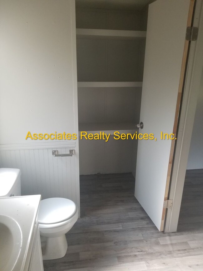 Photo - Remodeled single wide in Lake Butler!  LOO... House