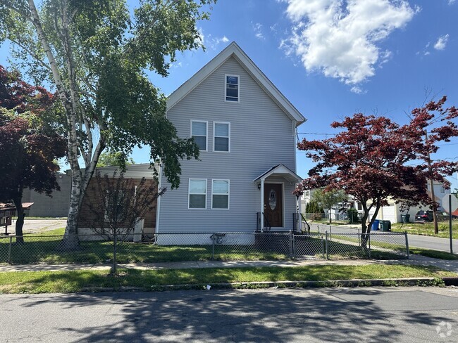 Building Photo - 452 Newhall St Rental