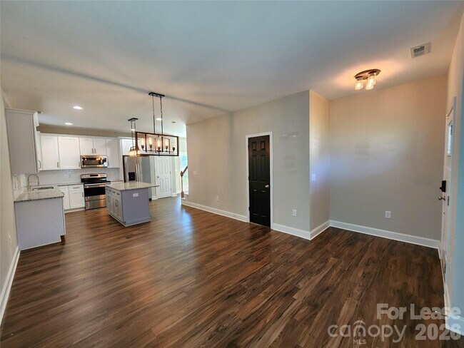 Photo - 2520 Ashe Ave