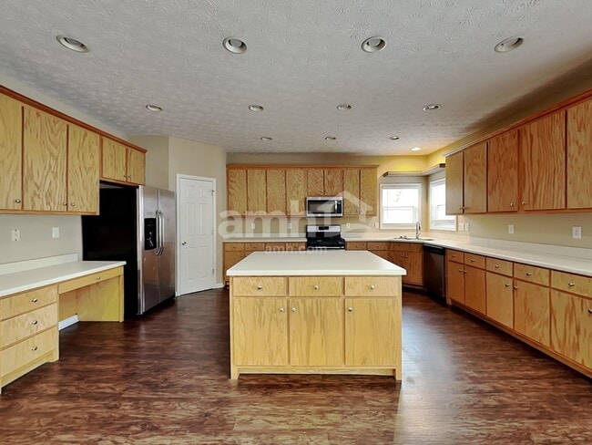 Photo - 520 Martin Field Dr