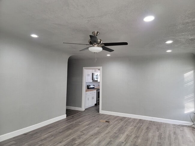 Photo - 1905 N Garden Ave