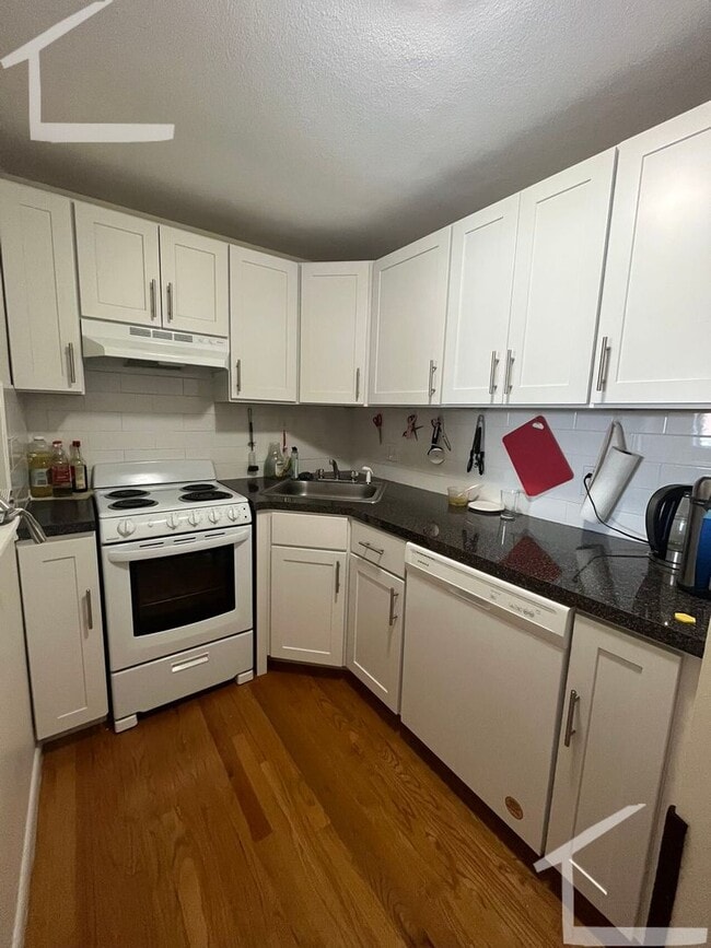 Building Photo - 2bed unit in Allston