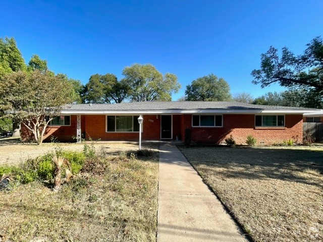 Building Photo - 2333 Hermanson Dr Rental