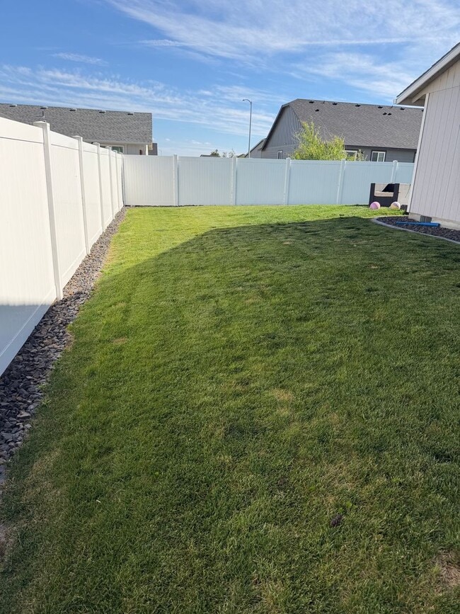 Photo - 4 Bedroom Home in Park Orchard Neighborhood
