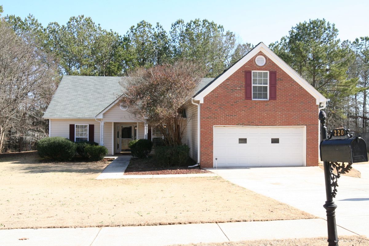 Photo - 220 Trelawney Drive
