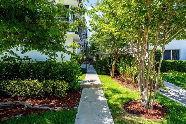 1153 101st St Unit 1153