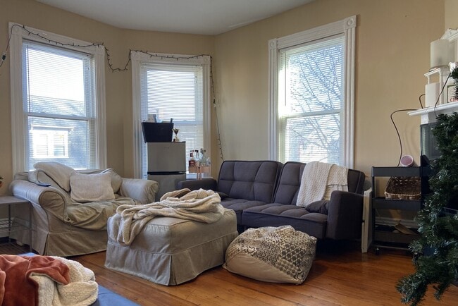 Photo - 44 Hillside St