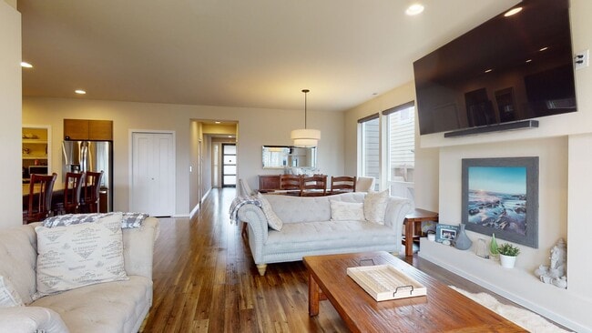 Photo - Auburn Lakeland Hills area/Lakeview Community- 4 bedroom 2.5 bathroom with AC - Available May 5th!