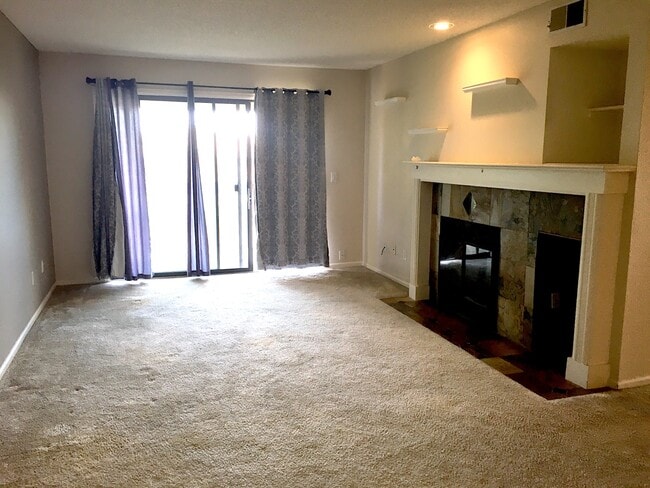 Building Photo - 13950 E Oxford Plz Unit A313