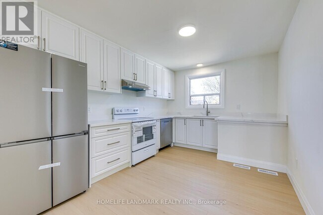 Photo - 451 Sandmere Pl